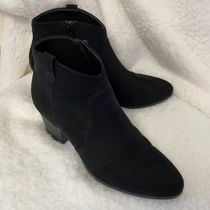 Old Navy heeled ankle boots